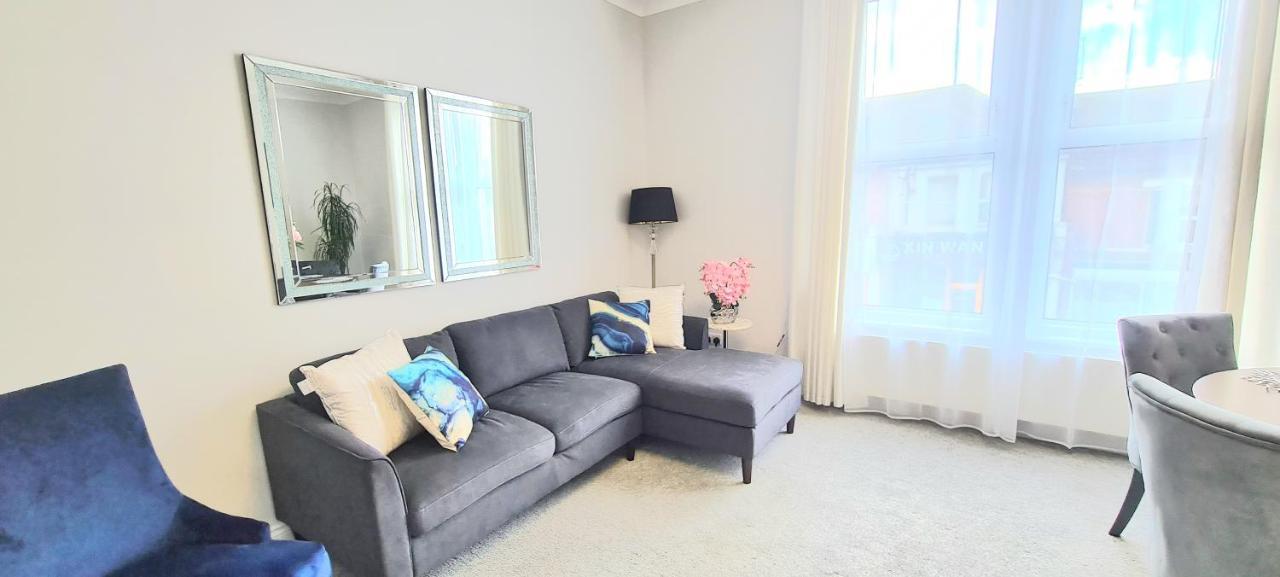 Spacious 3 Bed Flat Near The Sea With Parking 본머스 외부 사진