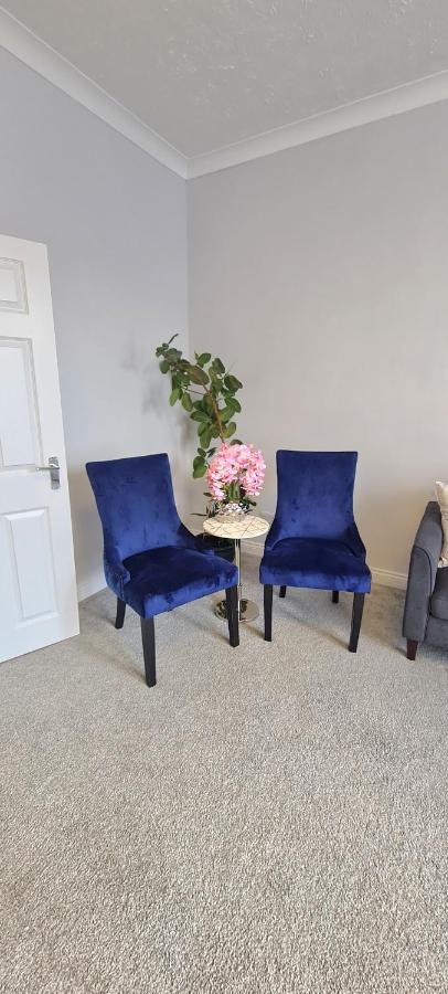 Spacious 3 Bed Flat Near The Sea With Parking 본머스 외부 사진